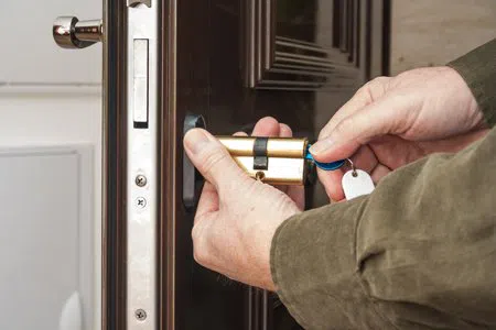 Express Locksmith Store Rumford, RI 401-424-9802 Express Locksmith Store Rumford, RI 401-424-9802 - zip-01